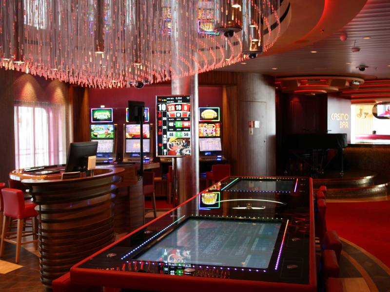 AIDAperla - Casino | Slot Machines und Roulette