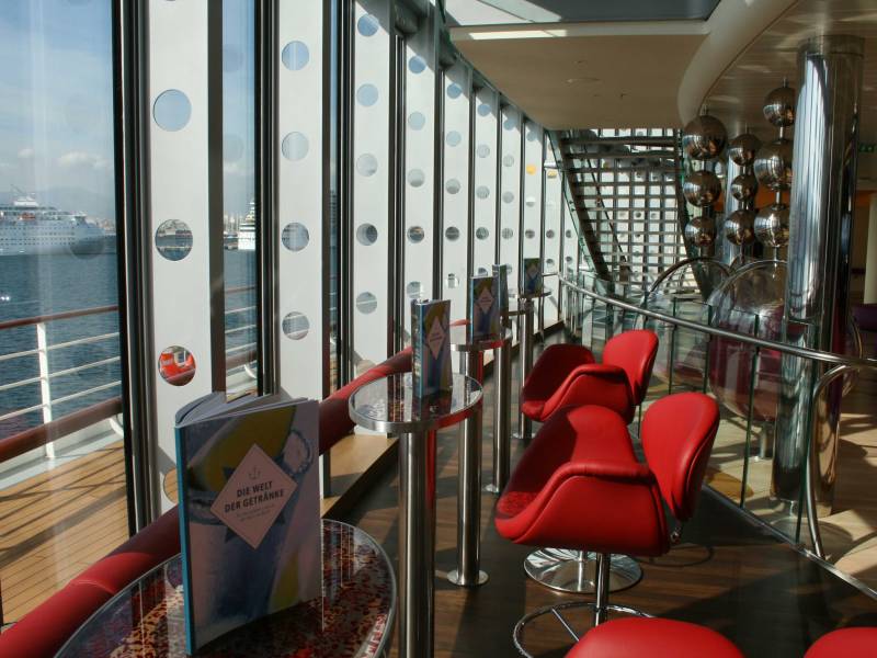 AIDAperla - Theatrium | Perla Bar