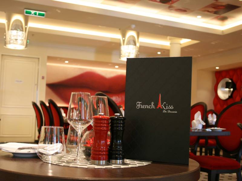 AIDAperla - French Kiss | Brasserie, auf Deck 7