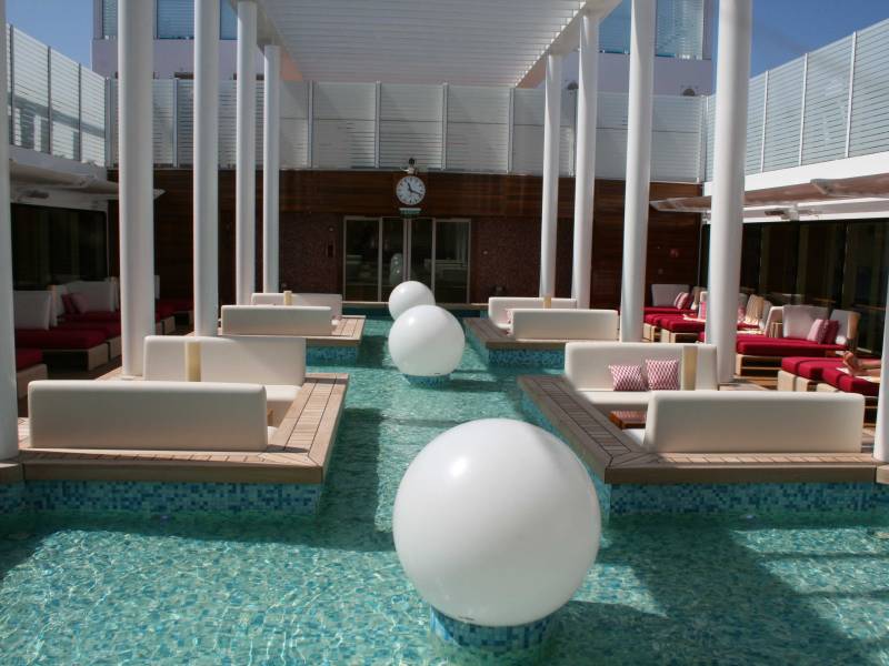 AIDAperla - Patio Deck | Pool